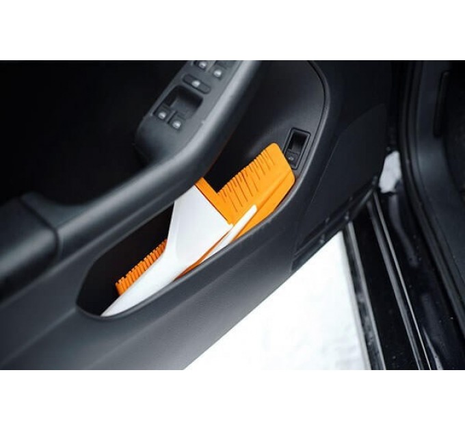 Скребок для льоду і щітки Fiskars SnowXpert 143062 (1019352)