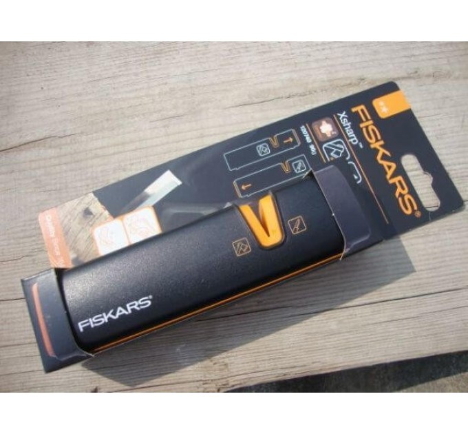 Точило Fiskars для сокир і ножів Fiskars Xsharp ™ 120740 (1000601)