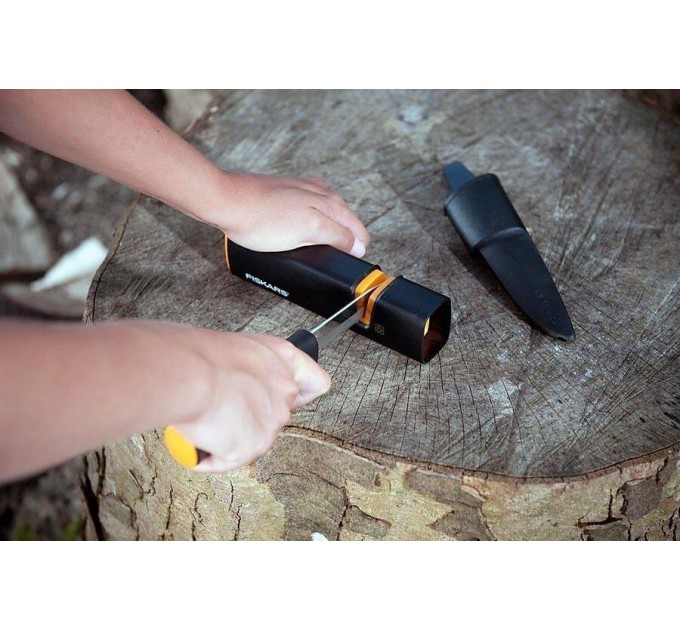 Точило Fiskars для сокир і ножів Fiskars Xsharp ™ 120740 (1000601)