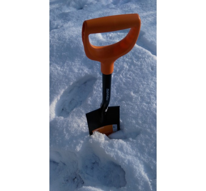 Оренда Лопата Fiskars Solid, саперка