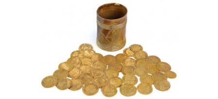 ПІД ПОЛОВИЦЯМИ НА КУХНІ ЗНАЙДЕНО УНІКАЛЬНИЙ СКАРБ XVIII СТОЛІТТЯ